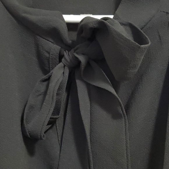 jon and anna Tops - Black sleeveless blouse with tie